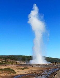 Frischer Geysir in Island