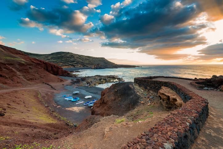 El Golfo in Lanzarote bei Sonnenuntergang